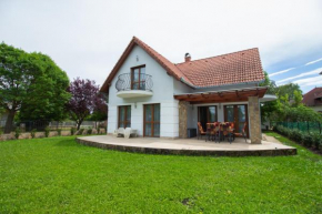 Levendula Villa, Balatonoszöd